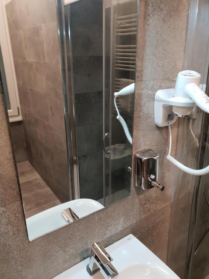 Guest house Glam G H O S T E L